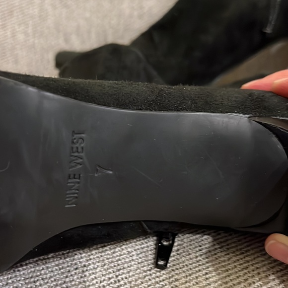 Nine West black suede ankle bootie, size 7 - Picture 10 of 10